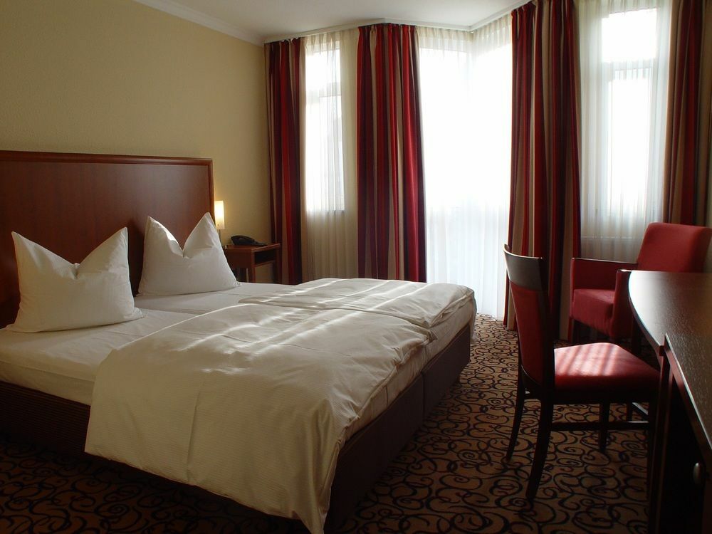 Dormero Hotel Muenchen-Kirchheim Messe Kirchheim bei Muenchen Eksteriør bilde